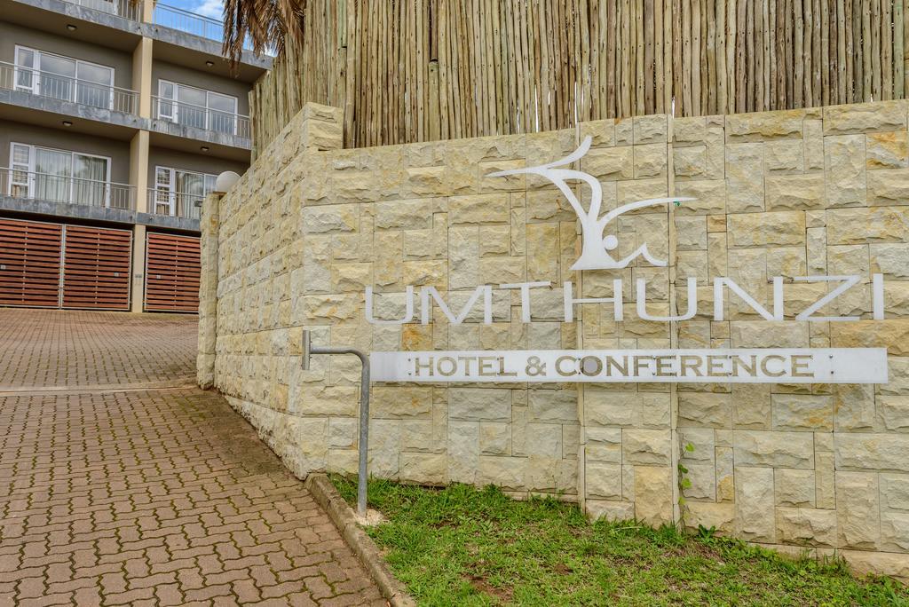 Umthunzi Hotel&Conference Umtentweni Esterno foto